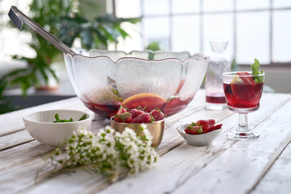 Wir lieben die Mai Bowle: Unsere Lieblingsrezepte mit Erdbeeren - ÖKGV ...