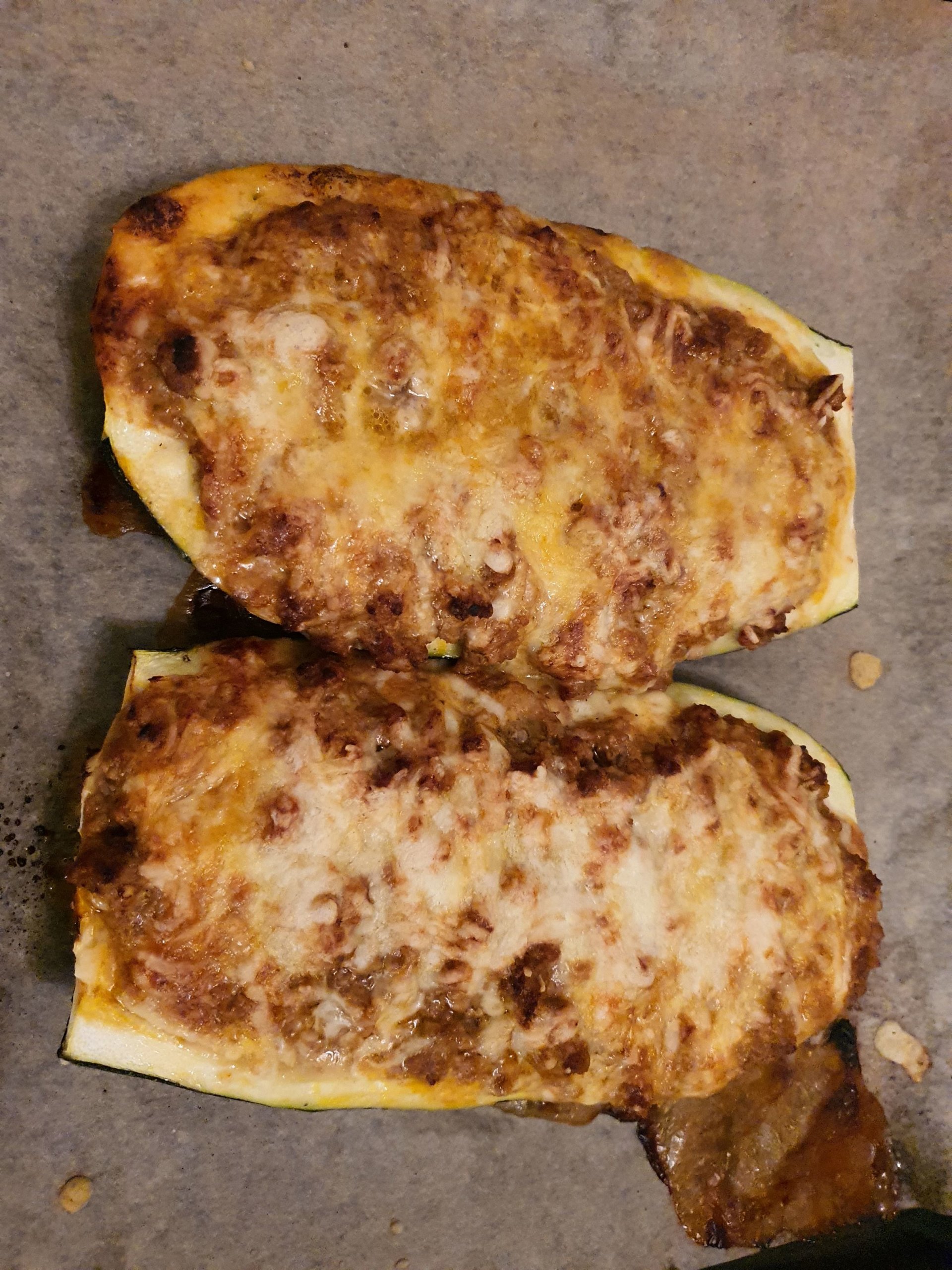 Zucchini überbacken mit pikanter Bolognese Füllung - ÖKGV ...